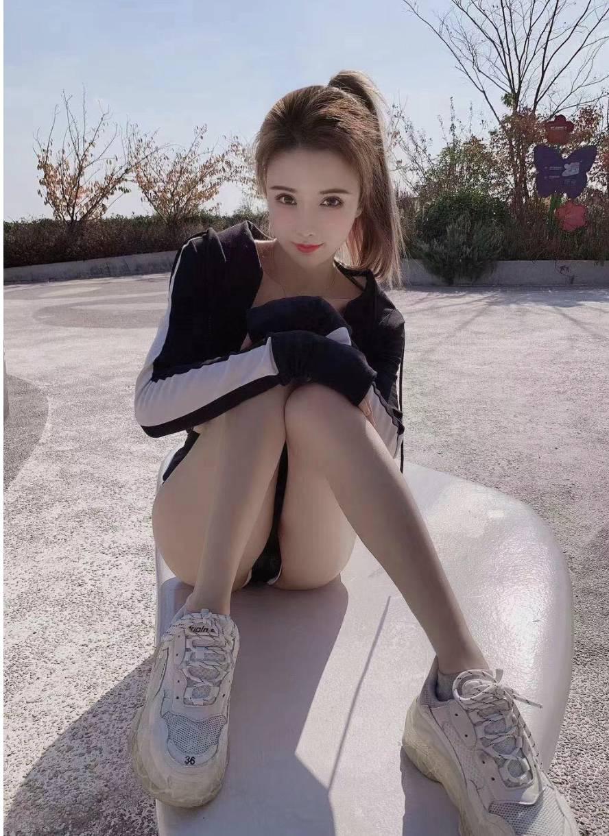 重庆刚下海的兼职学妹，纵享丝滑